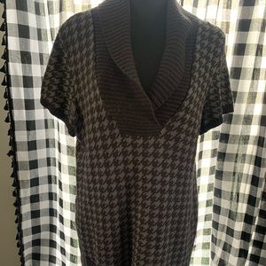 Black and gray tunic sweater
